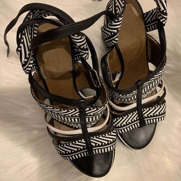 Authentic beautiful Hermes wedge sandals. Very unique and comfy! *pre-owned - Picture 7 of 9